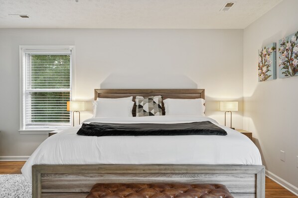 3 عدّة غرف نوم ومكتب ومكواة/لوح كي وسرير سفر