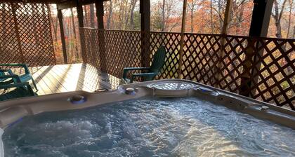 Spring Retreat! Hot tub, Bar, Game room, Grill & 10 mins to Skyline Drive