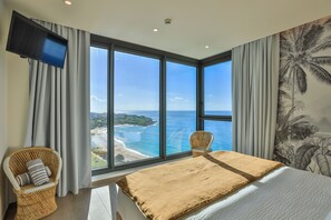 2 bedrooms, in-room safe, iron/ironing board, free WiFi