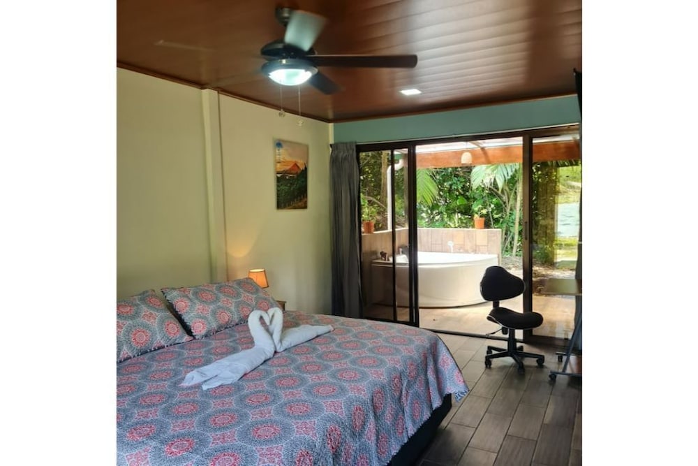 Charming place with private Jacuzzi La Fortuna Vrbo