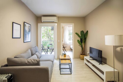 12TOGO1035 - Spacious Apartment near Camp Nou