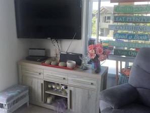 TV, books