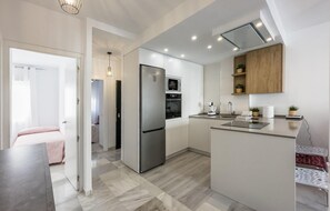 Réfrigérateur, plaque de cuisson