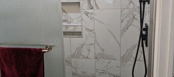Single room with private entrance & attached bath