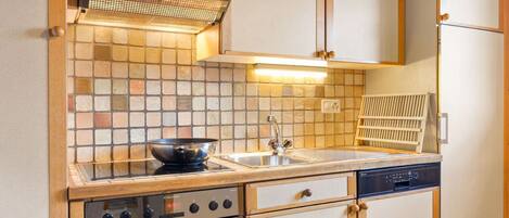 Oven, dishwasher