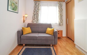 Fernseher, Tischtennisplatte