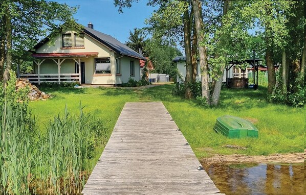 Property grounds - Gorgeous home in Wilcze with WiFi (Wilcze)