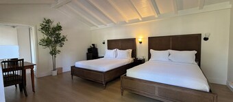 Two Queen Bed Cottage