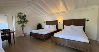 Two Queen Bed Cottage