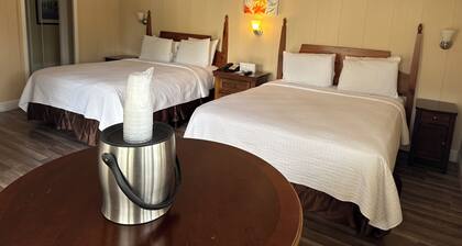 Two Queen Bed Cottage