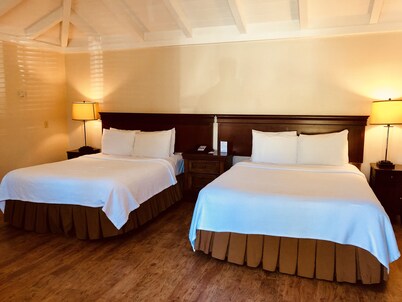 Two Queen Bed Cottage