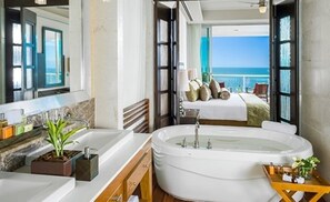 Dusche, Whirlpool, Haartrockner, Handtücher