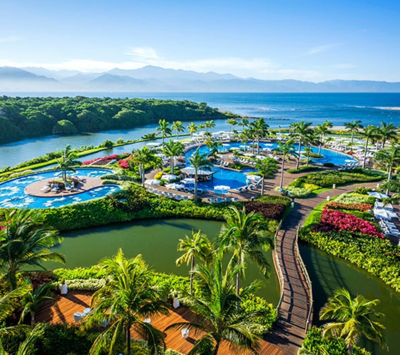 Piscine couverte, piscine extérieure