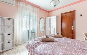 3 quartos, Wi-Fi de cortesia, roupa de cama