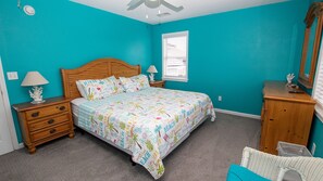 5 bedrooms, iron/ironing board, WiFi, bed sheets