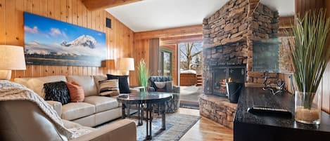 Smart TV, fireplace