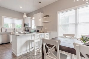 Private kitchen - Fully Renovated Historic Ybor Bungalow (Tampa)