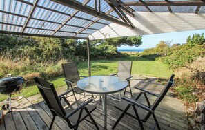 Outdoor dining - Awesome home in Samsø with WiFi (Samsø)