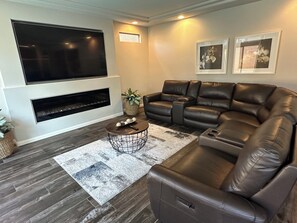 Smart-TV, peis, bøker og PC-skjermer