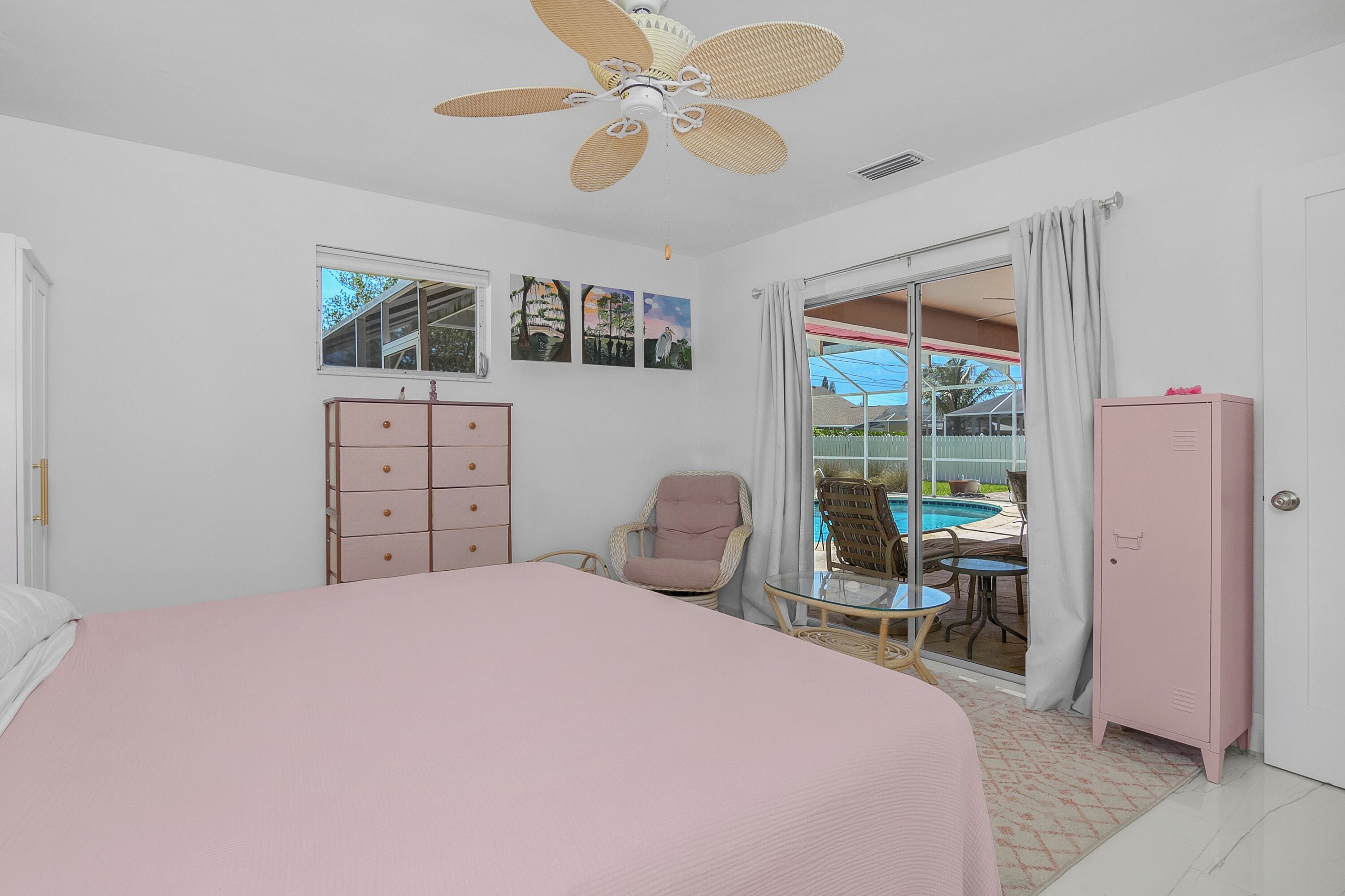 3 bedrooms, desk, iron/ironing board, free WiFi