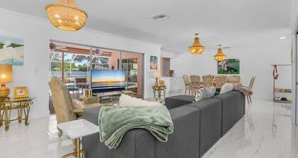 1 Min to Barefoot Beach - Heated Pool - Fully Fenced Lot