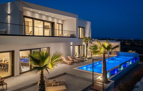 Awesome home in Vodice