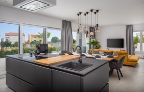 Fridge, microwave, oven, stovetop
