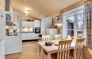 Kühlschrank, Mikrowelle, Geschirrspüler