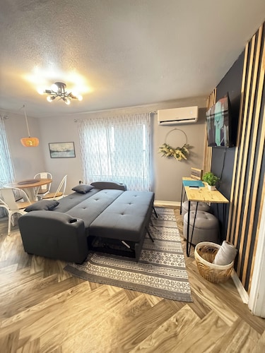 Janie’s cozy cottage minutes from Texas A&M Kingsville