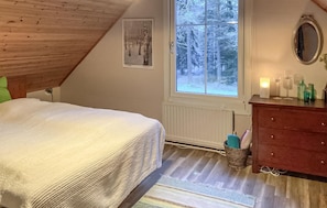 2 Schlafzimmer, Reisekinderbett, kostenloses WLAN, Bettwäsche