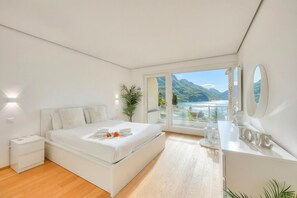 2 bedrooms, laptop workspace, iron/ironing board, free WiFi - Honeymoon With Stunning View (Lugano)