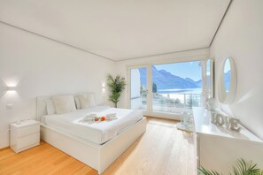 2 bedrooms, laptop workspace, iron/ironing board, free WiFi - Honeymoon With Stunning View (Lugano)