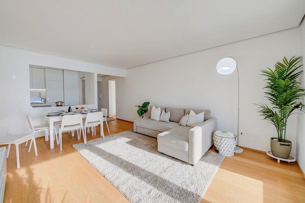Living area - Honeymoon With Panoramic Lake-view (Lugano)