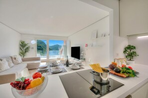 Interior - Honeymoon With Stunning View (Lugano)