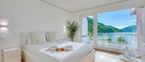 شقة عائلية - عدة غرف نوم - بحمامين (Honeymoon with Stunning View) | 2 عدّة غرف نوم ومساحة عمل للكمبيوتر المحمول ومكواة/لوح كي