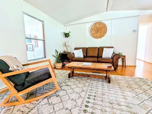 Cozy basecamp minutes from waterfalls, hiking and climbing