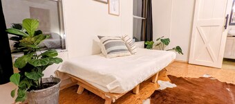 Cozy basecamp minutes from waterfalls, hiking and climbing