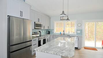 House, Multiple Beds (River Nest - Newly Constructed!) | Private kitchen | Fridge, dishwasher, spices, freezer