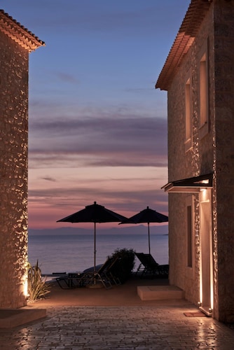 Beachfront Alassa Villas w Private Pools Complex