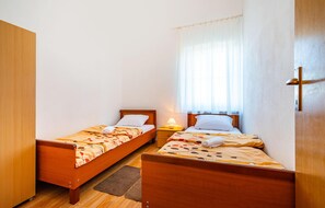 2 bedrooms, free WiFi, bed sheets