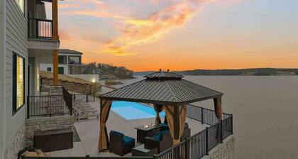 Luxury Lake House POOL OPEN APRIL 1ST! Pickleball!