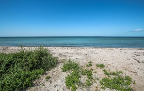 Beach nearby - Beautiful home in Samsø (Samsø)