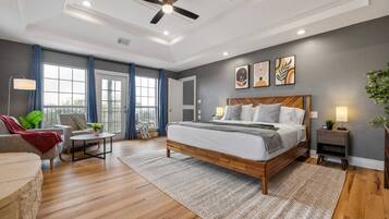 7 bedrooms, desk, iron/ironing board, travel cot