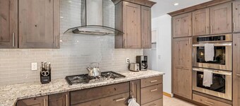 Spacious/Secluded 2 Acres Remodeled Walk To Willit