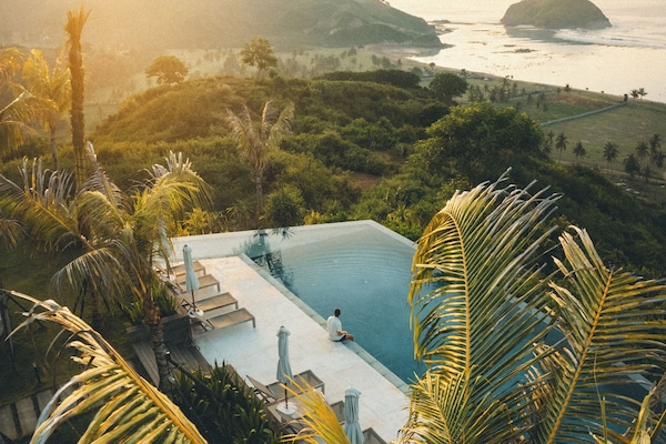 Kolam renang outdoor