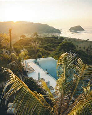 Kolam renang outdoor