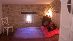2 soverom, strykejern/-brett, reiseseng for barn og wi-fi