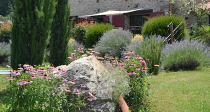 Capucine - Demeures de Charme, Nature is her garden