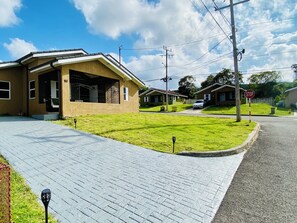 Exterior - Jhadano 3BR Pool & Gym Shuttle Gated (Florence Hall Village)