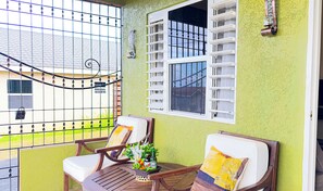 Terrace/patio - Jhadano 3BR Pool & Gym Shuttle Gated (Florence Hall Village)